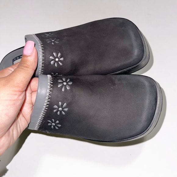 Women’s vintage 90s Y2K Tommy Hilfiger platform wooden chunky leather clogs - Picture 2 of 9